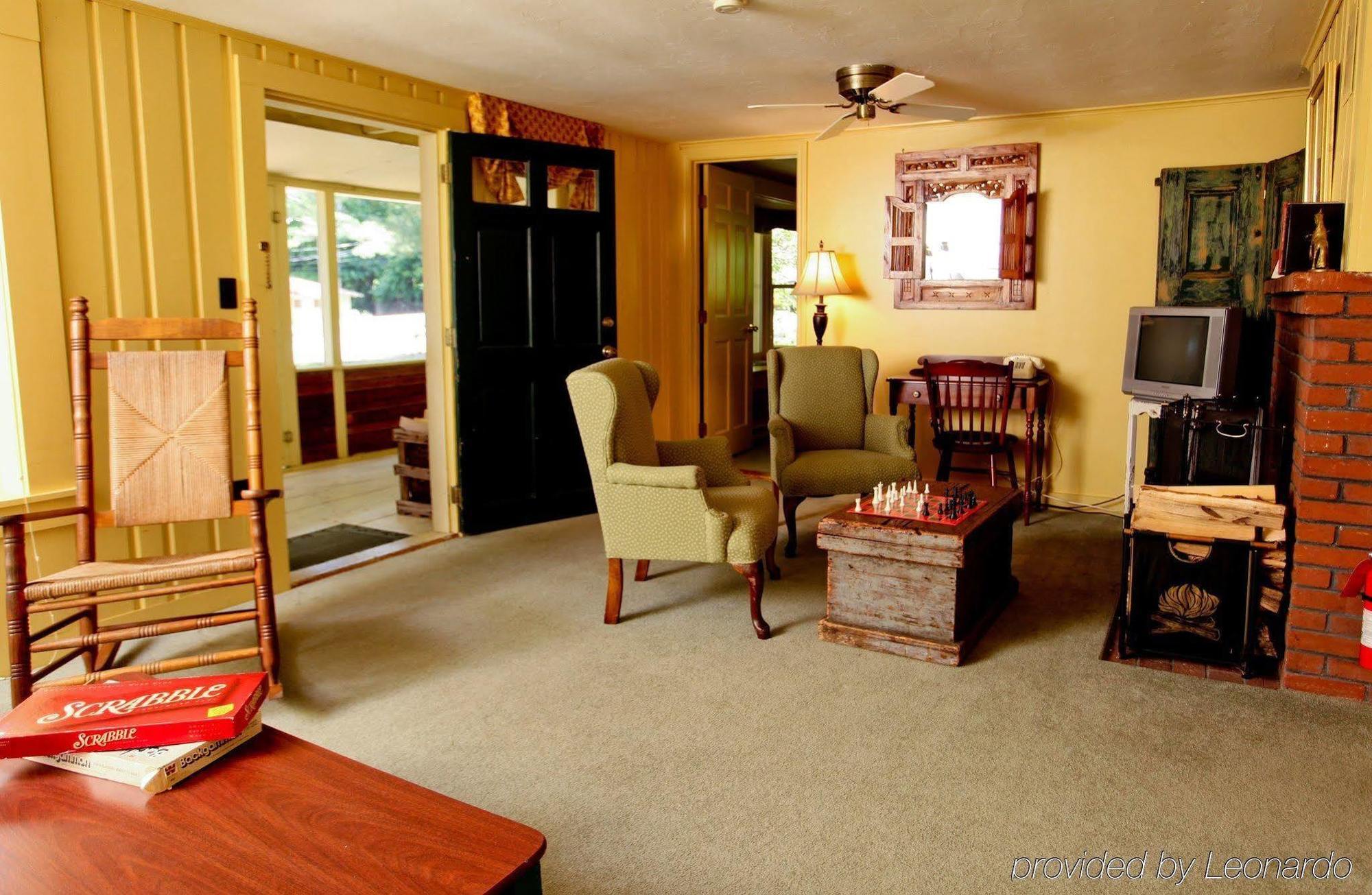 The Manor On Golden Pond Bed & Breakfast Holderness Ngoại thất bức ảnh